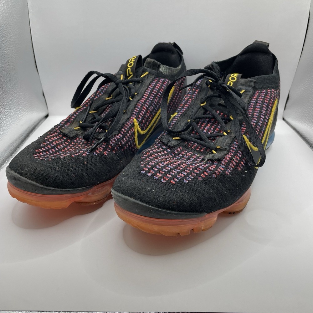 Men's Size 10.5 Nike Air VaporMax 2021 Flyknit Black Multi DV2118-001 Running